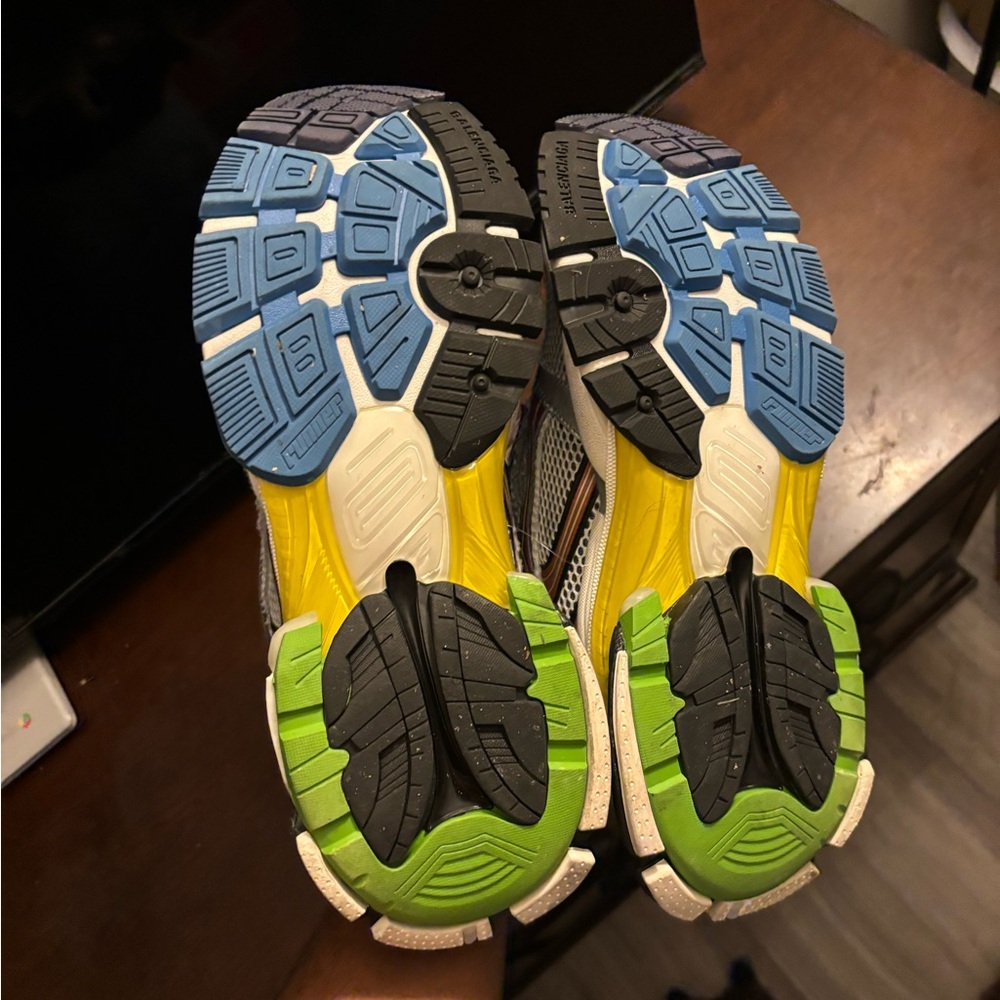 Multicolor Runner Shoes - Picture 9 of 13